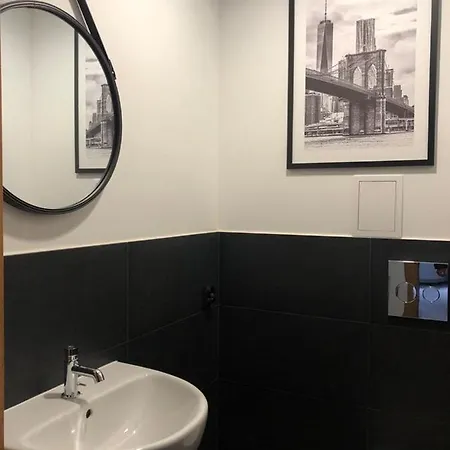 אכסניה Goscinne Maestro Aleja Krakowska 84