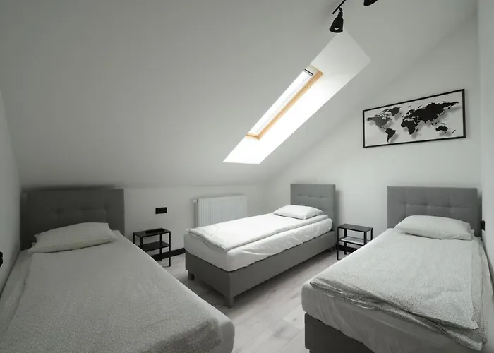 Goscinne Maestro Aleja Krakowska 84 Hostel