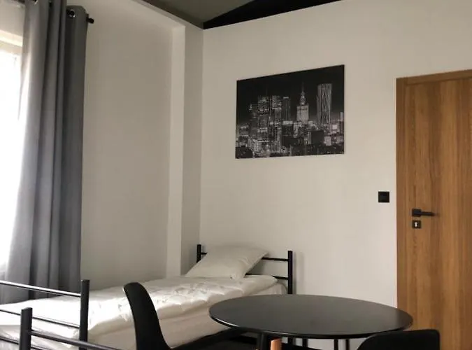 Goscinne Maestro Aleja Krakowska 84 Hostel