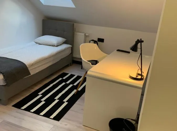 Goscinne Maestro Aleja Krakowska 84 Hostel Sekocin